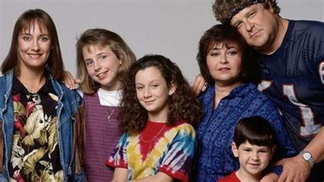  Roseanne: Die chaotische Familie Conner und ihre skurrilen Alltagsabenteuer!